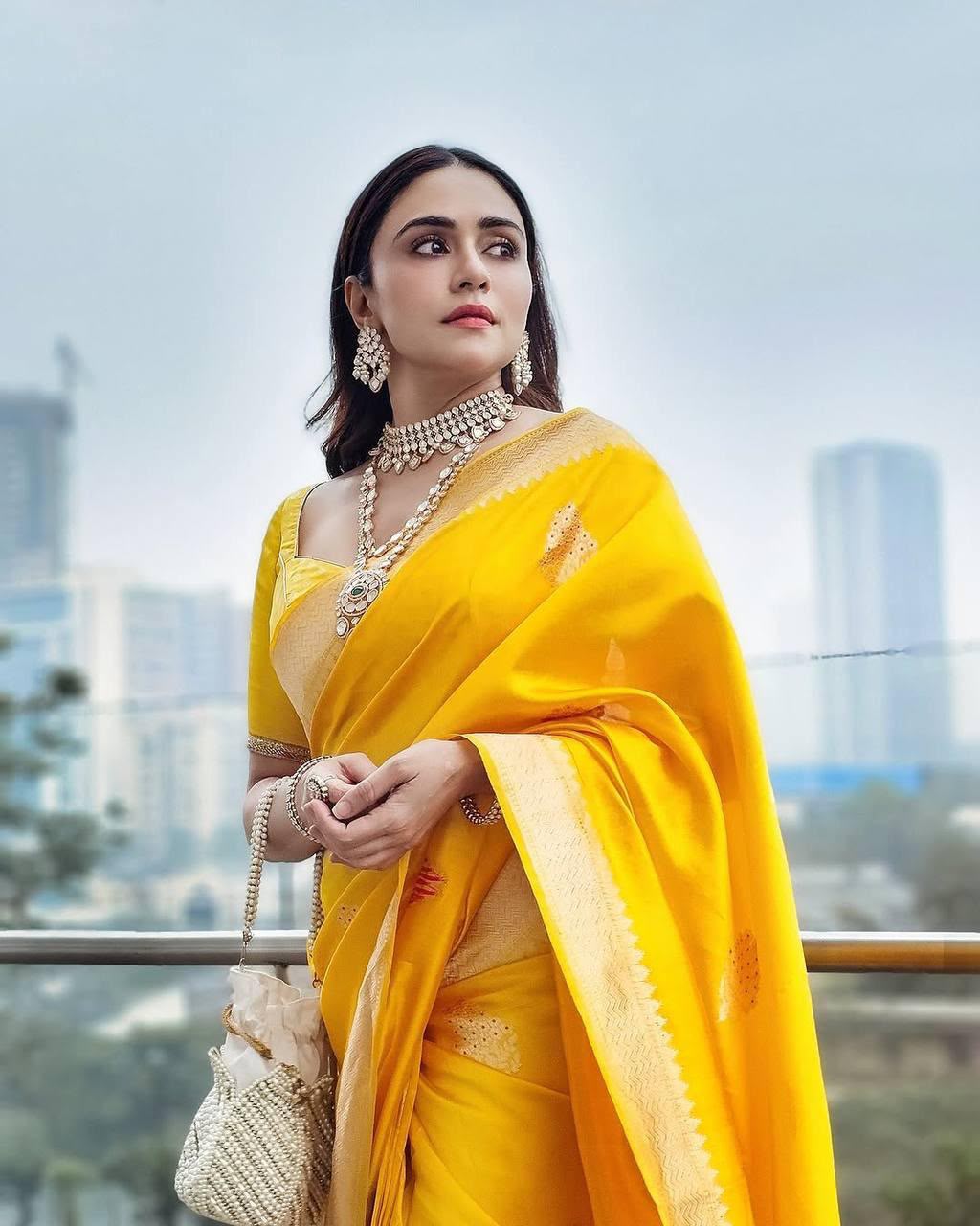 Elegant Soft Lichi Silk Saree with Rich Jacquard Weaving